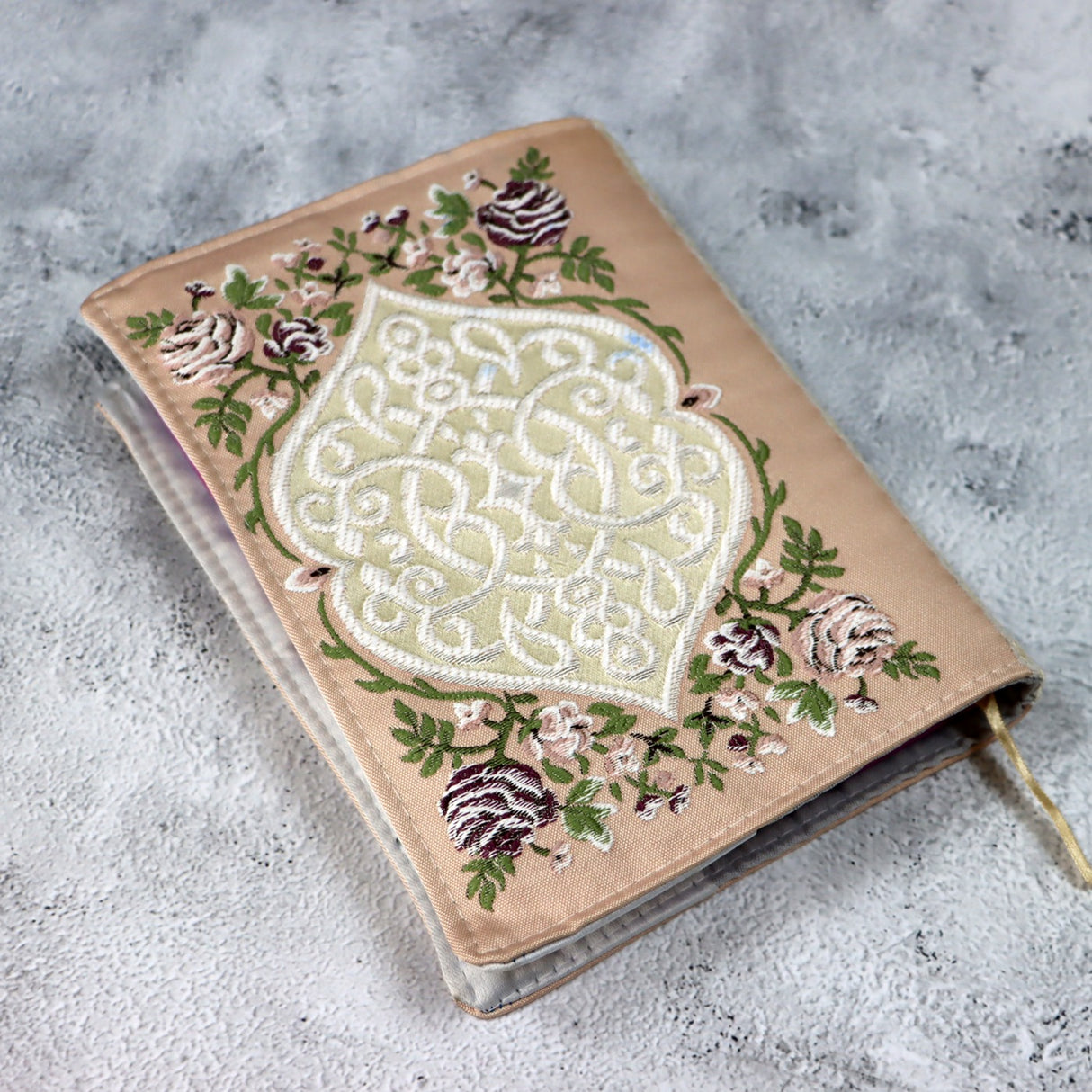 غطاء حريري مطرز لحفظ المصحف 14*20