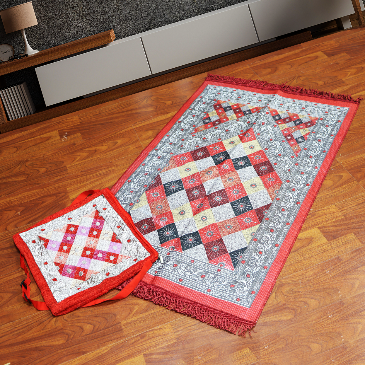 سجادة الصلاة مع حقيبة قماشية